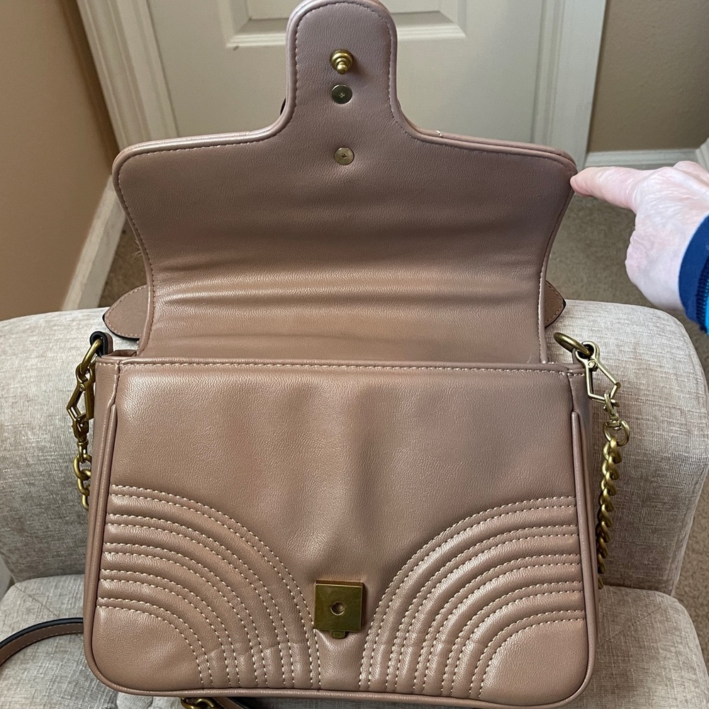 Quilted Chain Crossbody Bag - Picture 3 of 11